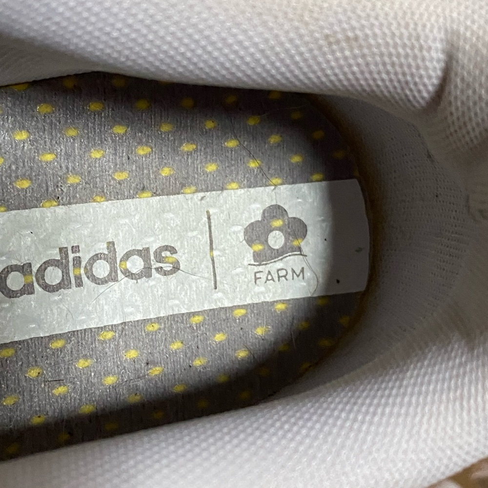 ADIDAS X Farm Rio Grand Court Leather Floral Art Shoes
EGO536 Women's Size 9.5 - Picture 7 of 12